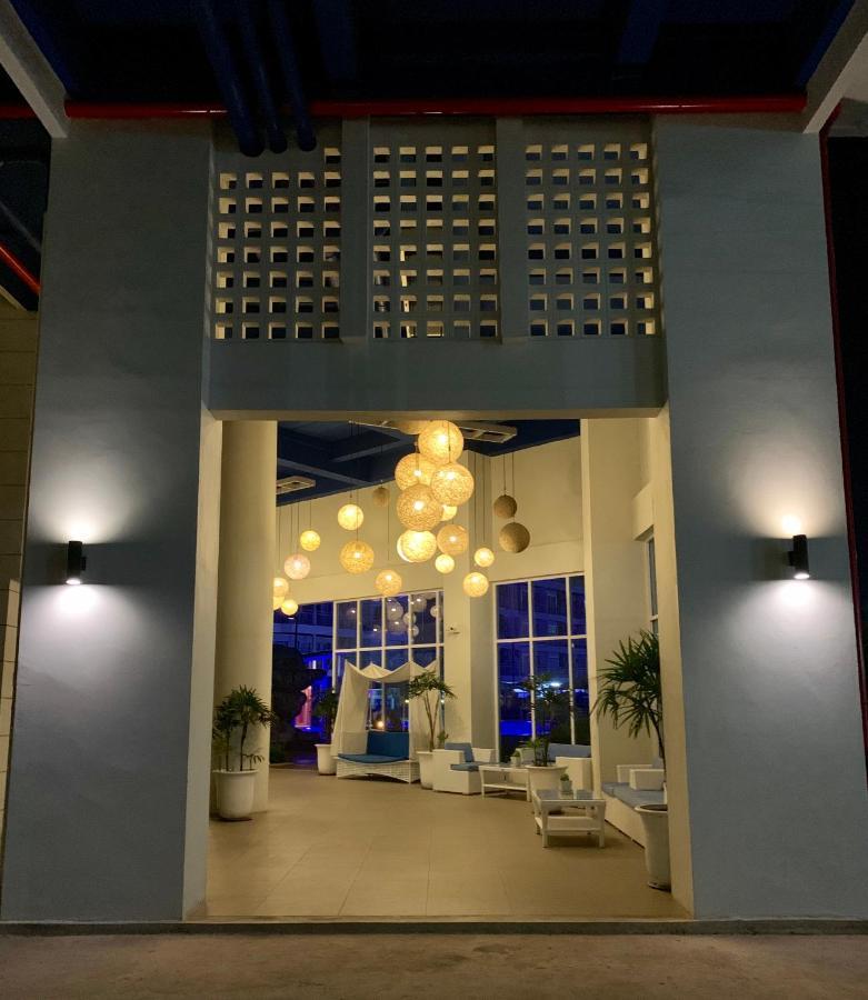 Grandblue Condominium#702 Seaview Topfloor Maephim Rayong Apartment *