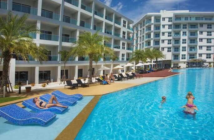 Apartment Grandblue Condominium#702 Seaview Topfloor Maephim Rayong Mae Phim