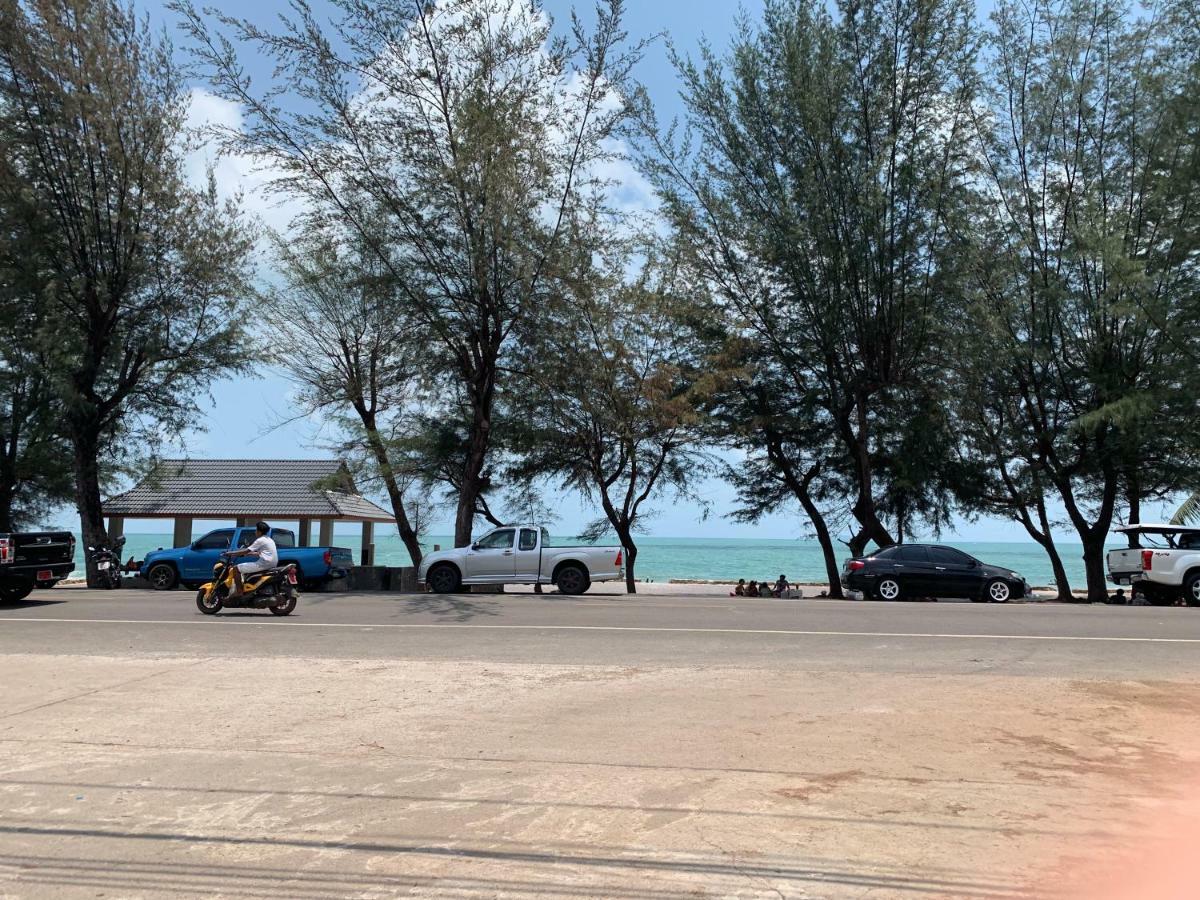 Grandblue Condominium#702 Seaview Topfloor Maephim Rayong Apartment